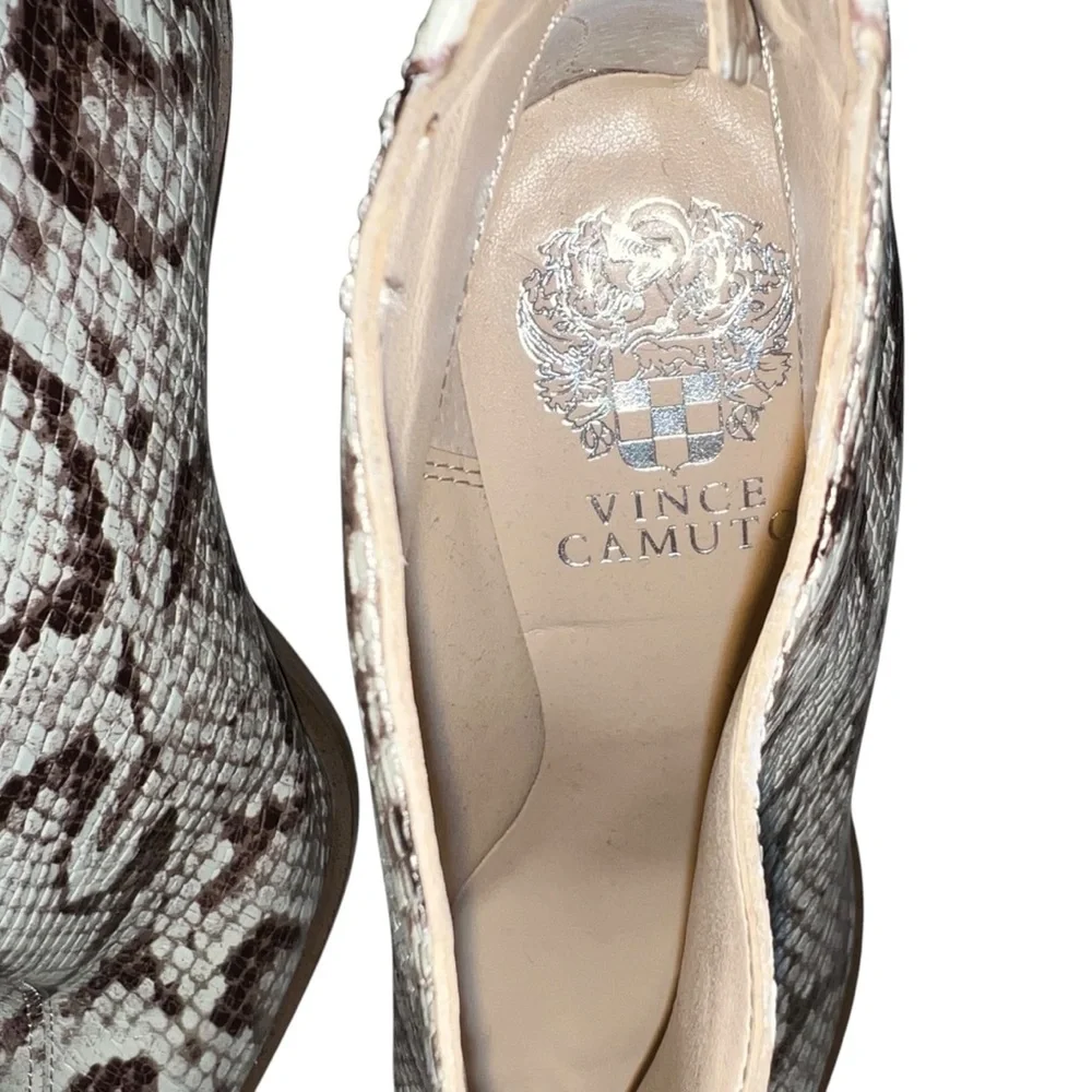 VINCE CAMUTO Short White Leather Boots Ginsel Size 6.5 Snake Print 1362-18